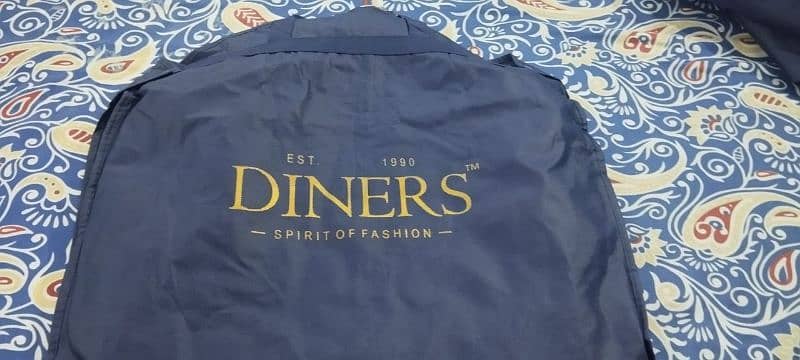 selling  coats by diners 1