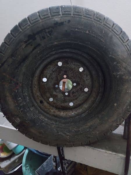 Auto rikhshaw rim - stapni Tyre 0