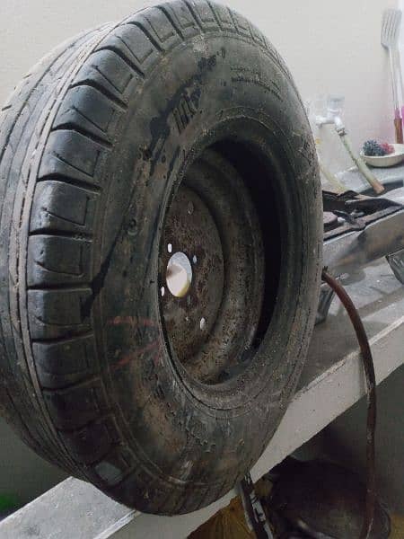 Auto rikhshaw rim - stapni Tyre 2