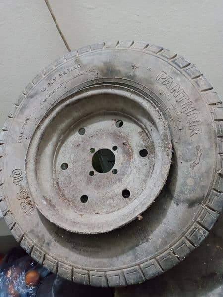 Auto rikhshaw rim - stapni Tyre 3