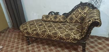 Dewan sofa