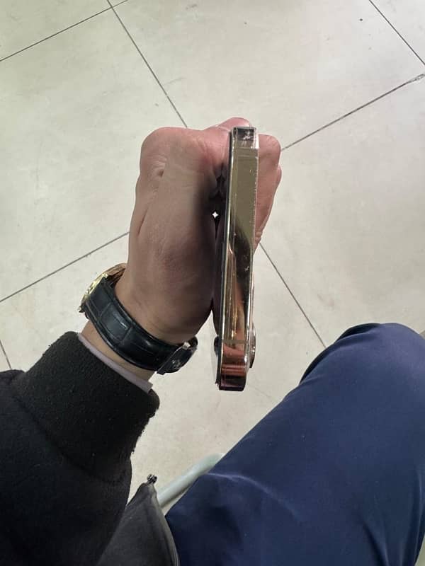 iphone 12 pro max 6