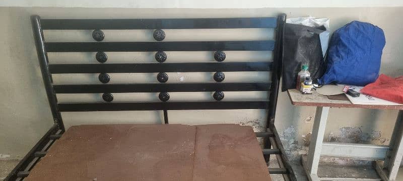 Queen Iron bed with mattress 0