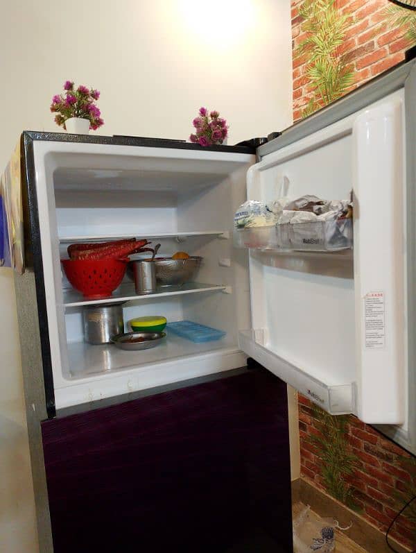 dawlance refrigerator model 9193LF 2