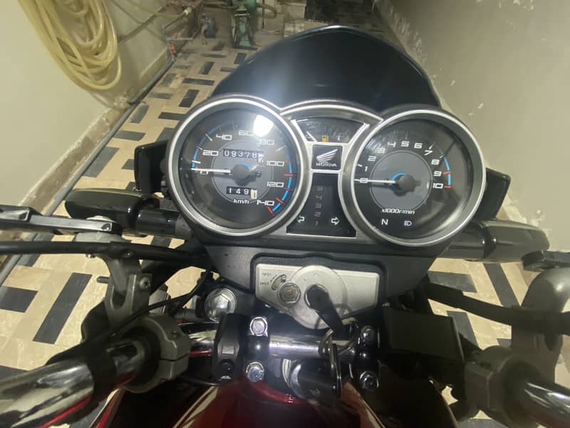 Honda CB 150F 2024 4