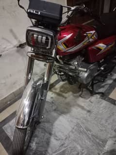 Honda 125 is in very nice condition