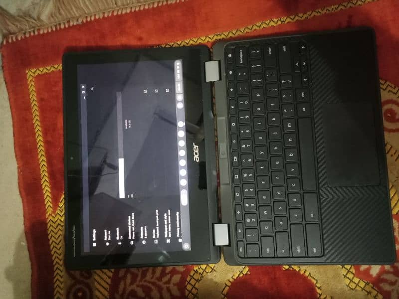 Acer chrome book with new condition 0