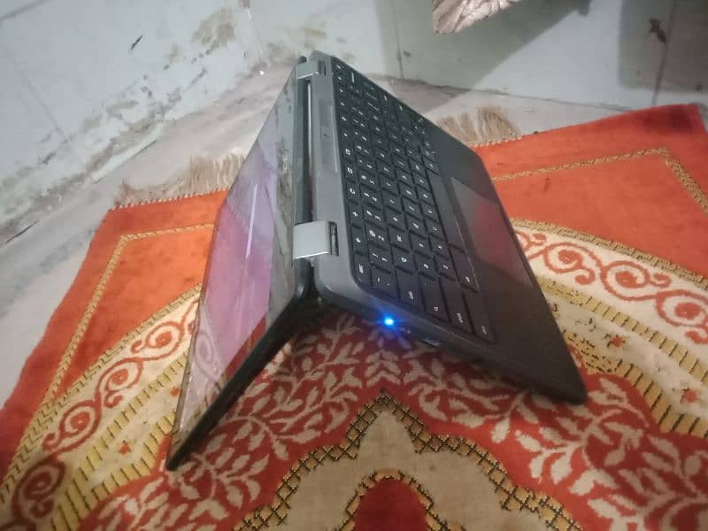 Acer chrome book with new condition 4