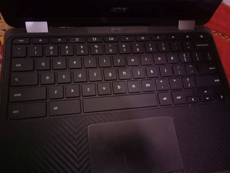 Acer chrome book with new condition 6