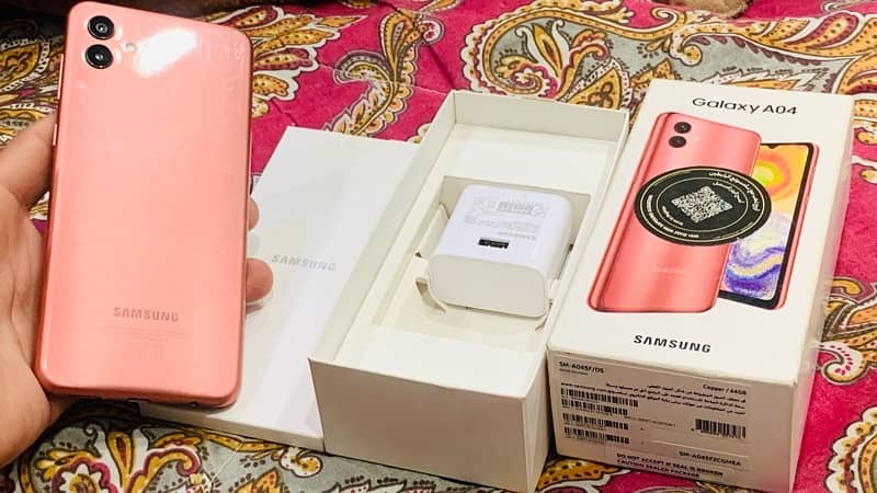 SAMSUNG A04 4/64GB WITH BOX NEVER OPENEd URGENT SALE 0