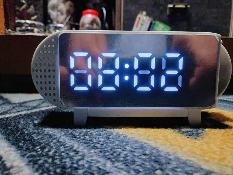 Table Clock And Bluetooth speaker 3