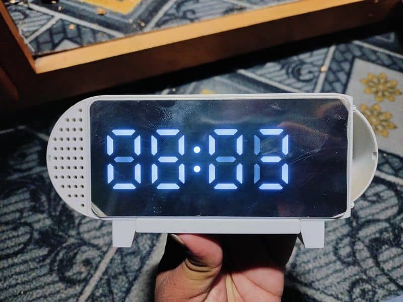 Table Clock And Bluetooth speaker 7