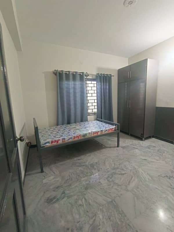 SAMI FARNISHED BACHELOR FLAT FOR RENT LOCATION CHAKLALA SCHEME 3 5