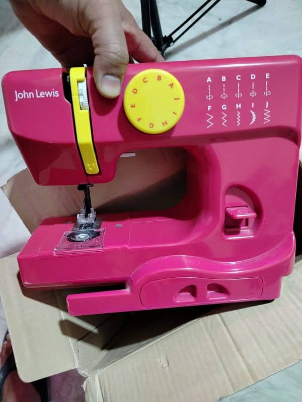 john lewis JL mini-219 sewing machine 3