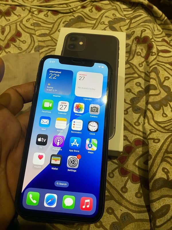 iphone 11,Sim time Available Waranty Available64gb black clor with box 2