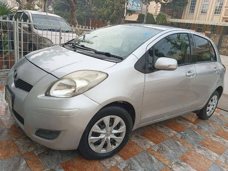 Toyota Vitz 2010 1