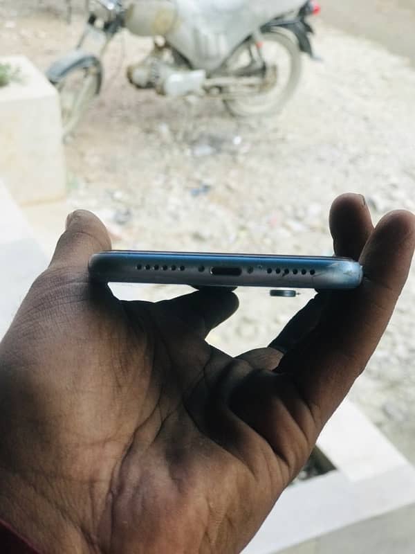 IPHONE XR Non Pta 64GB 3