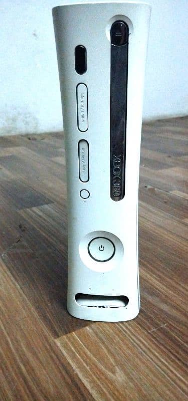 XBOX 360 Gaming Console JailBreaked 500 GB 2 Controller (85+ Games) 1