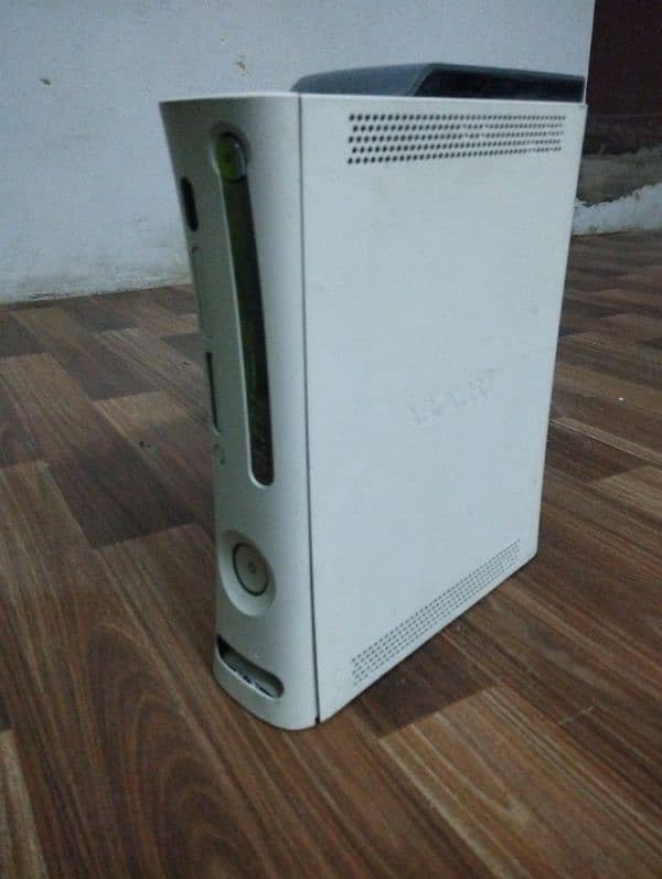 XBOX 360 Gaming Console JailBreaked 500 GB 2 Controller (85+ Games) 6