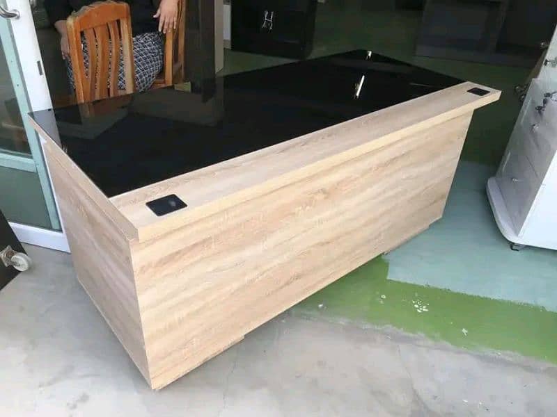 computer tables 2