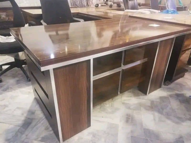 computer tables 3