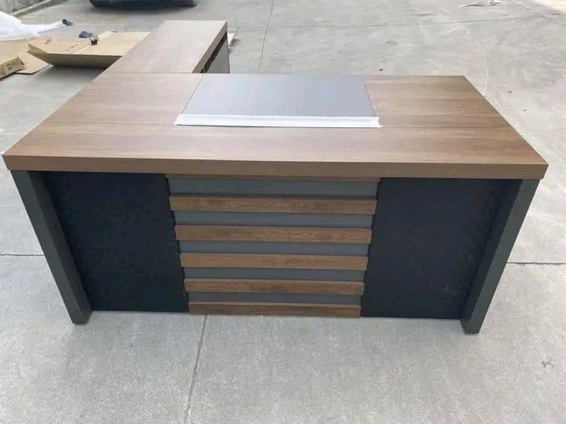 computer tables 4