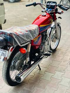 Honda CG 125 for sale 2012 model Lahore number