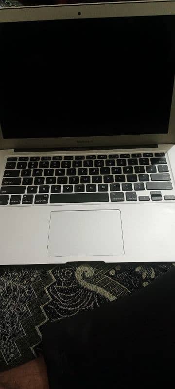 Macbook air 2015 8gb ram 500gb ssd 1