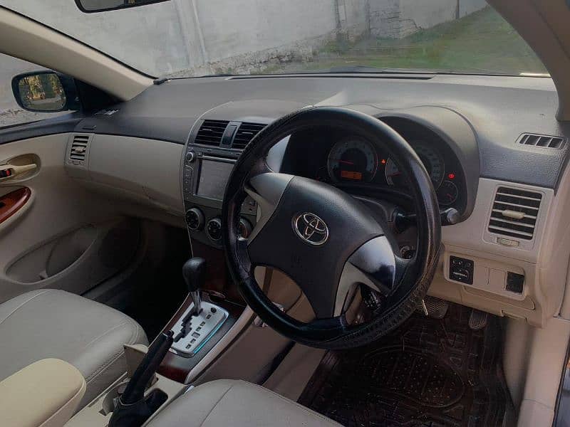 Toyota Corolla Altis 2012 1