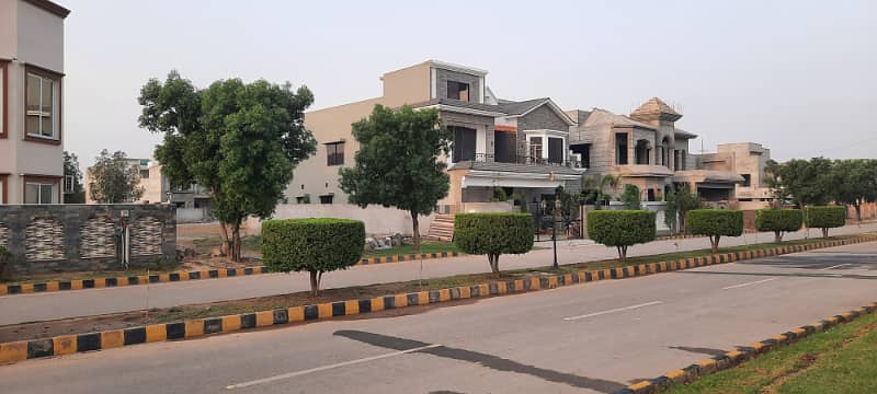 Park Facing one kanal plot in A Block Citi Housing Faisalabad 10