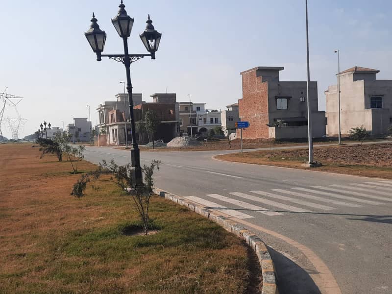 Park Facing one kanal plot in A Block Citi Housing Faisalabad 48