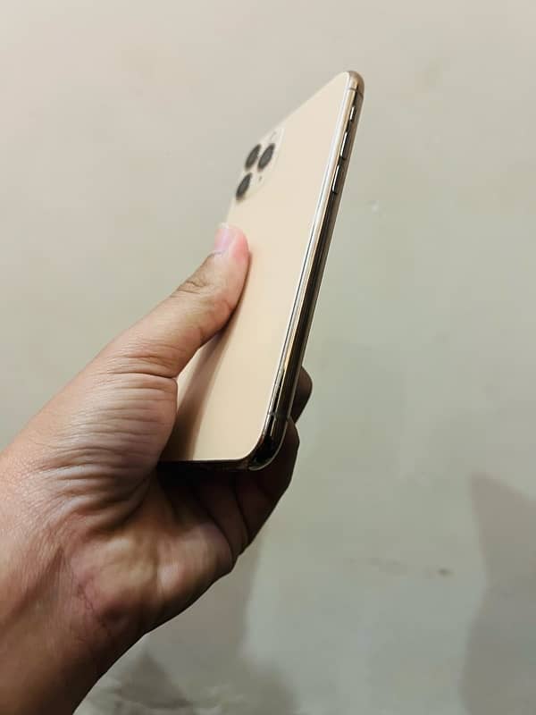 IPHONE 11 PRO FOR SELL 4