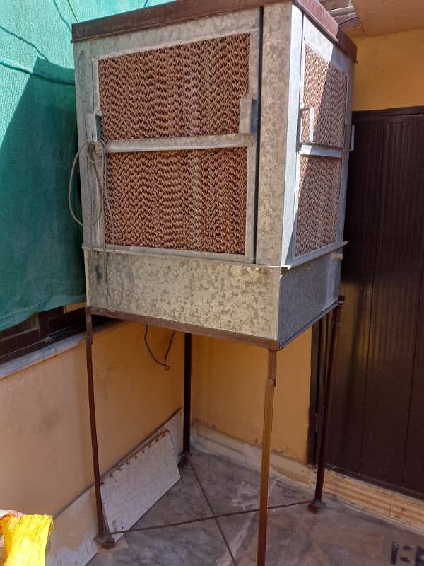 Air cooler with stand 0