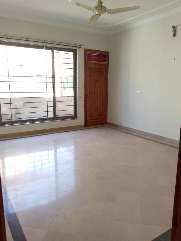 F11 Beautiful Upper Portion For Rent 3 Bedroom With Attached 4bathroom Drawing Dining 4