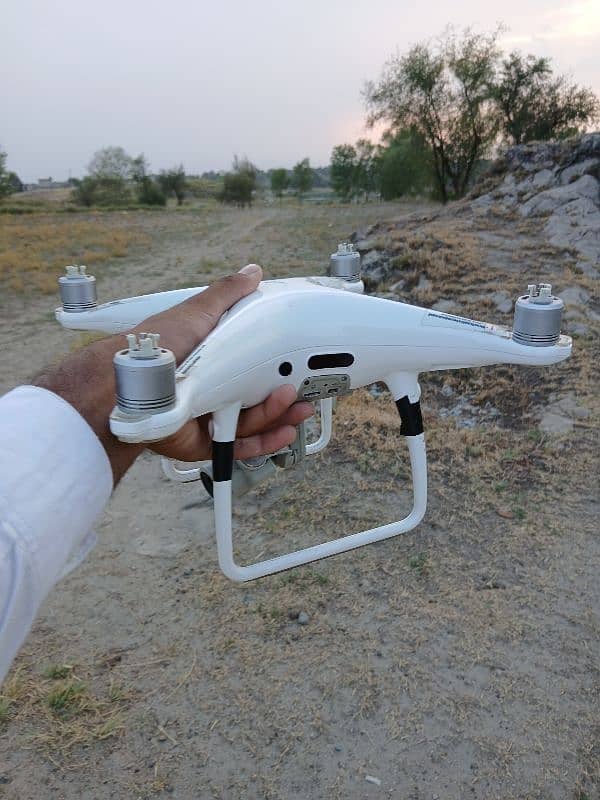 Dji Phantom 4 pro for sale in good condition 1