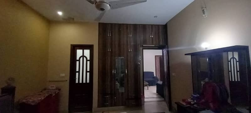 240 Square Yards Upper Portion for rent in Gulshan-e-Iqbal Town 5