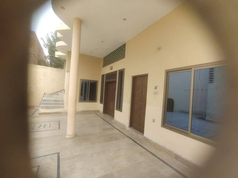 12 Marle luxury house for sale in Ahmedpur East nazd chacha basti Chok 1