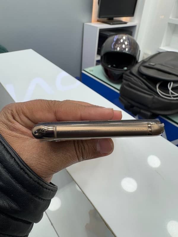 iphone 11 pro PTA approved 3