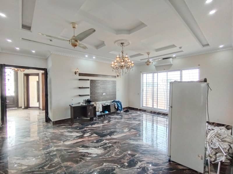 15 KV Solar, 8 AC Installed 01 Kanal Spanish Design House For Rent In DHA Phase 7 Block-Y Lahore. 2