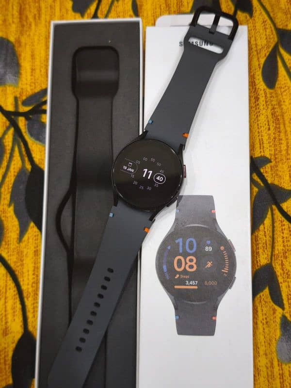 samsung watch fe 40mm 10 by 10 new 5