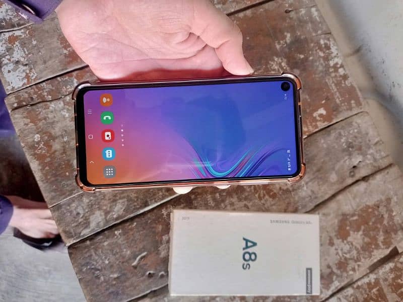 Samsung Galaxy A8s  6/128 9