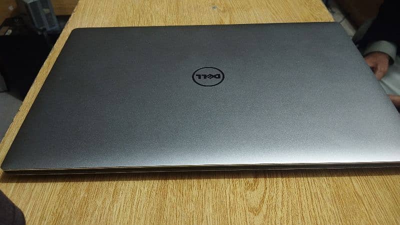 Dell Precision 5520 2