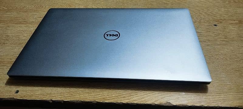 Dell Precision 5520 4