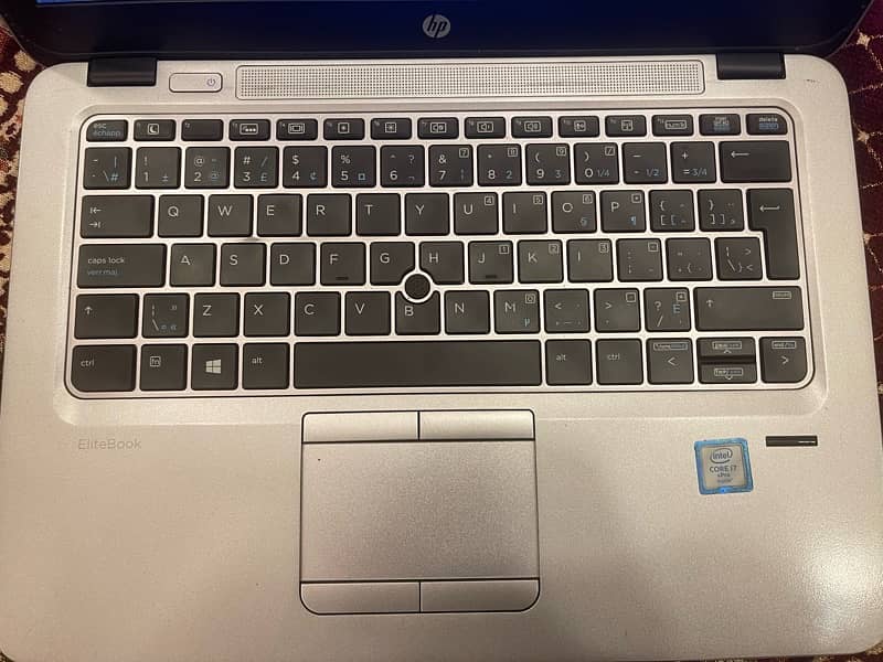 HP Elitebook 820 G3 | 16GB | 256 GB SSD 2