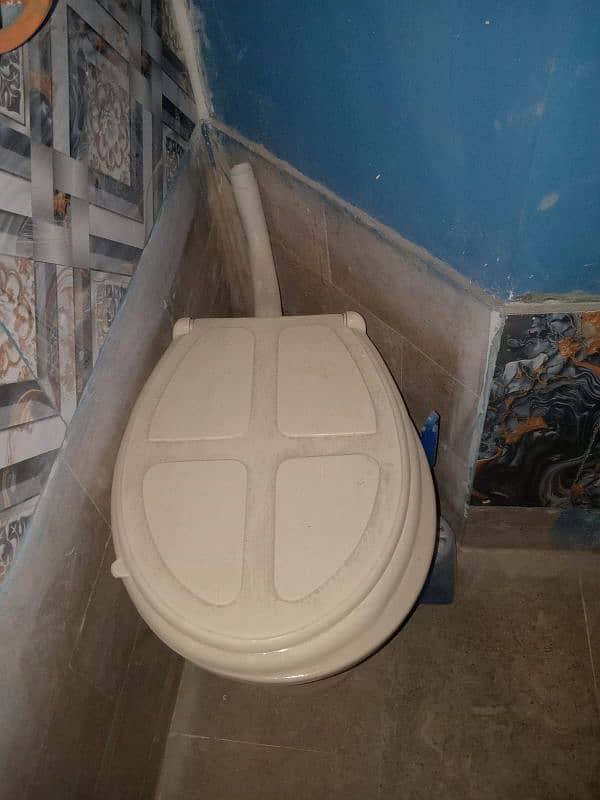 Used Wash Basin Available For Sale In Gulistan-E-Johuar Block 19 3