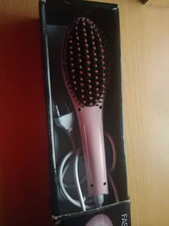 straightening brush in 10/10 condition