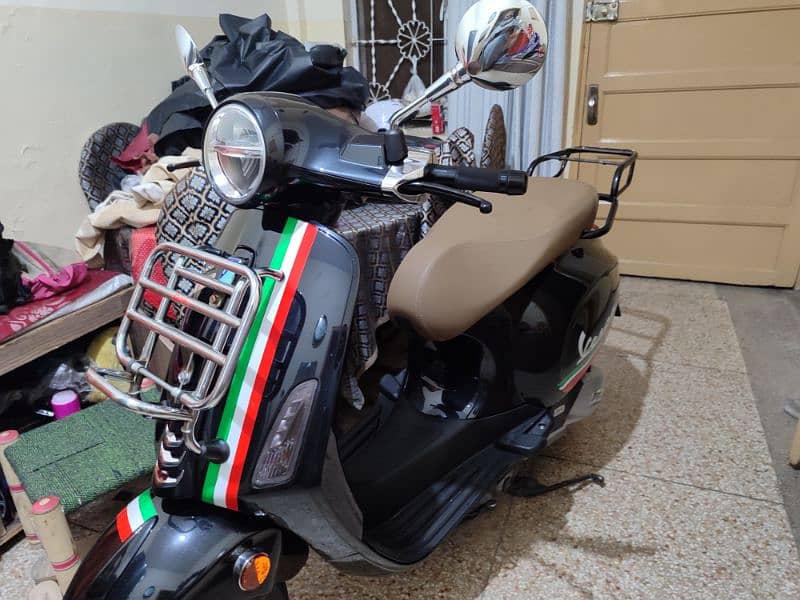 vespa primavera model 2018 2