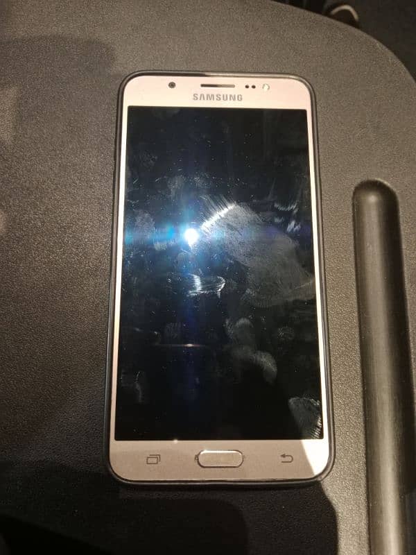 Samsung Galaxy J7 0