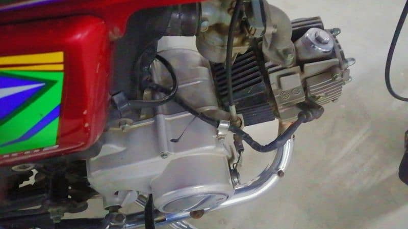 United 70cc ( Bike ) Motorcycle for Sale 7