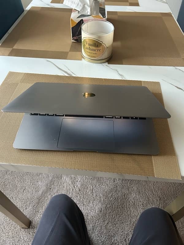 Macbook Air- 2019 Retina Display (Space Gray) 1